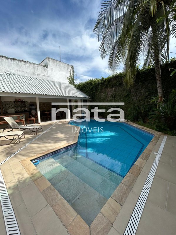 Casa | 459m² | Porteira Fechada | Jardim 25 de Agosto Rua Santa Luzia Duque de Caxias - 