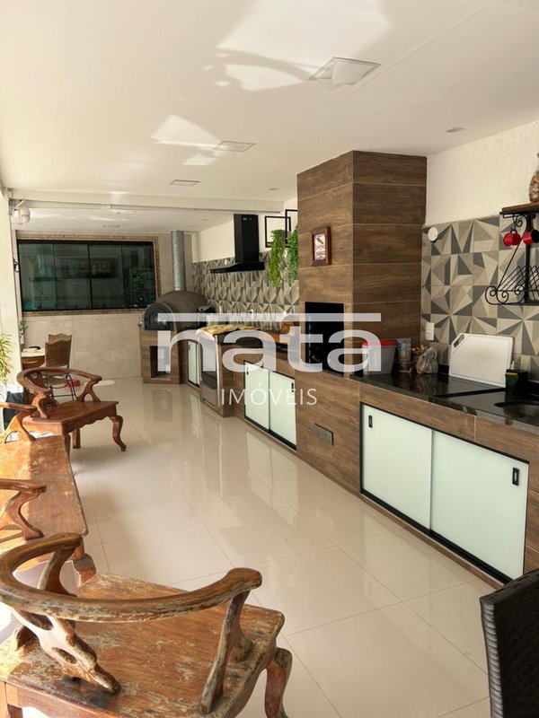 Casa | 459m² | Porteira Fechada | Jardim 25 de Agosto Rua Santa Luzia Duque de Caxias - 
