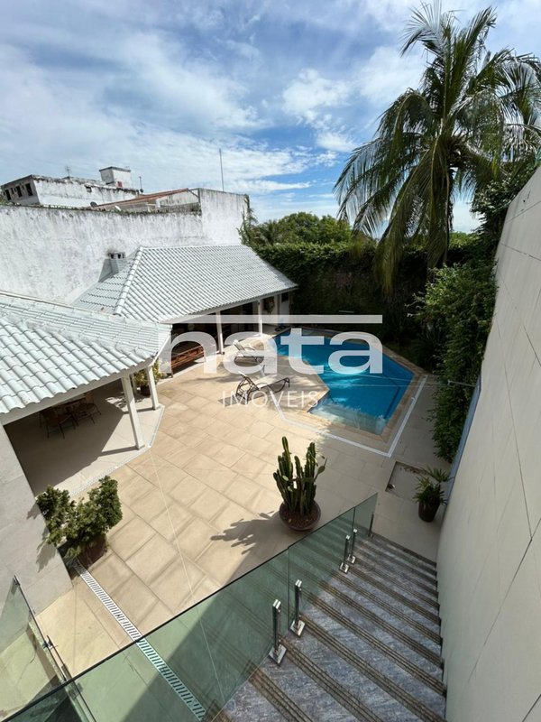 Casa | 459m² | Porteira Fechada | Jardim 25 de Agosto Rua Santa Luzia Duque de Caxias - 