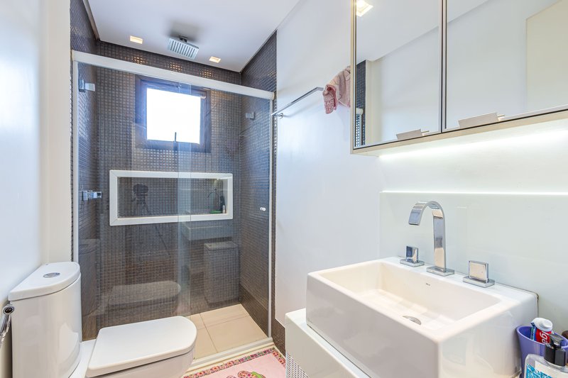 Apto Alto Padrão Reformado no Itaim Bibi: 190 m² | 3 Suítes | 5 Banheiros | aceita permuta Rua Itacema São Paulo - 