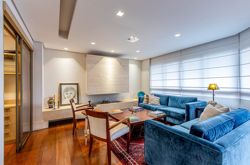 Apto Alto Padrão Reformado no Itaim Bibi: 190 m² | 3 Suítes | 5 Banheiros | aceita permuta Rua Itacema São Paulo - 