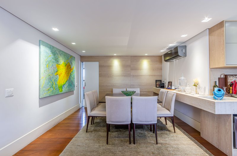 Apto Alto Padrão Reformado no Itaim Bibi: 190 m² | 3 Suítes | 5 Banheiros | aceita permuta Rua Itacema São Paulo - 