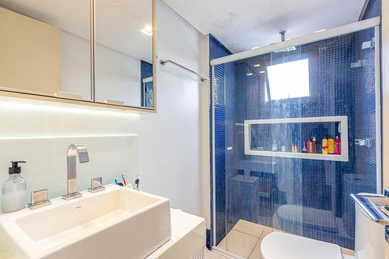 Apto Alto Padrão Reformado no Itaim Bibi: 190 m² | 3 Suítes | 5 Banheiros | aceita permuta Rua Itacema São Paulo - 