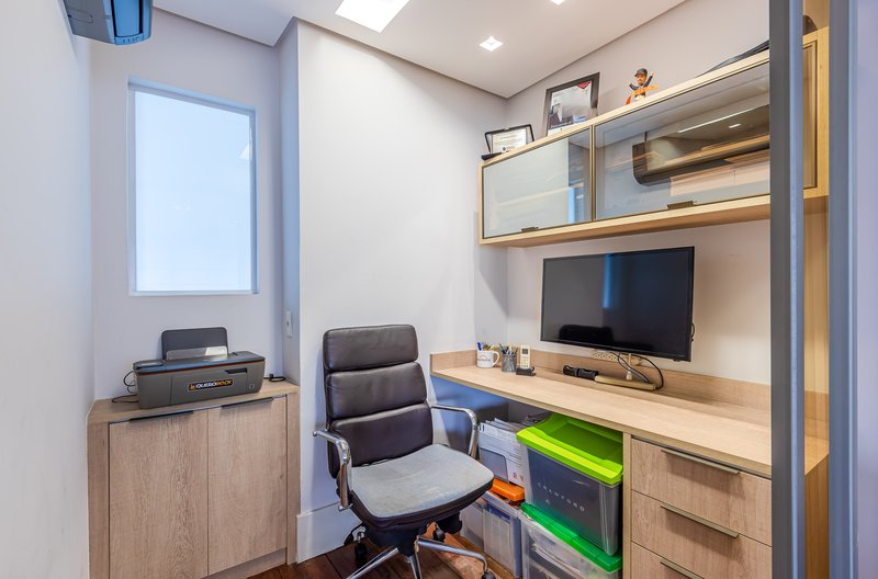 Apto Alto Padrão Reformado no Itaim Bibi: 190 m² | 3 Suítes | 5 Banheiros | aceita permuta Rua Itacema São Paulo - 