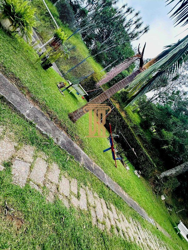 Sítio com 3.5 alqueires em Suzano- SP com 4 casas, salão de festas e piscina  Suzano - 