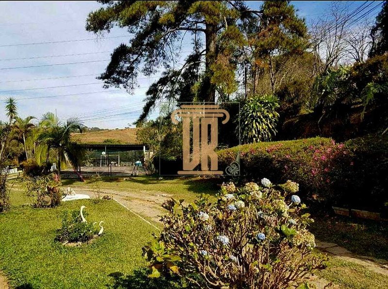 Sítio com 3.5 alqueires em Suzano- SP com 4 casas, salão de festas e piscina  Suzano - 