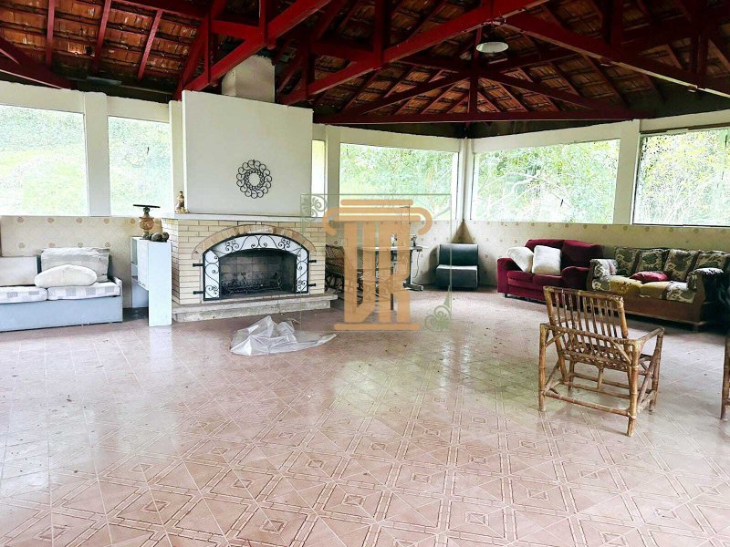 Sítio com 3.5 alqueires em Suzano- SP com 4 casas, salão de festas e piscina  Suzano - 