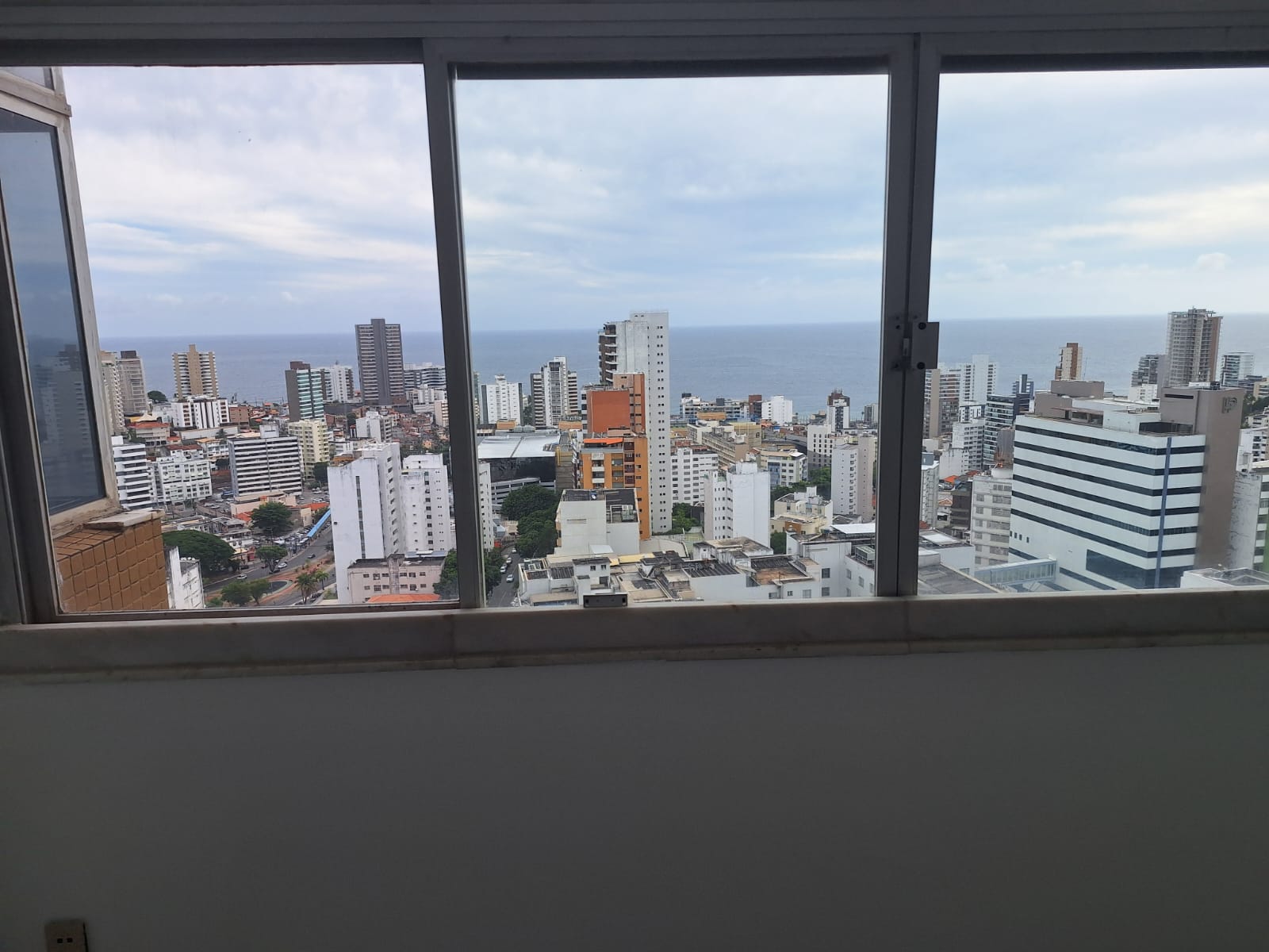 APARTAMENTO NASCENTE VISTA MAR 3 QUARTOS SU&Iacute;TE CLOSET VARANDA GARAGEM &Agrave; VENDA NA GRA&Ccedil;A! Avenida Princesa Leopoldina Salvador - 