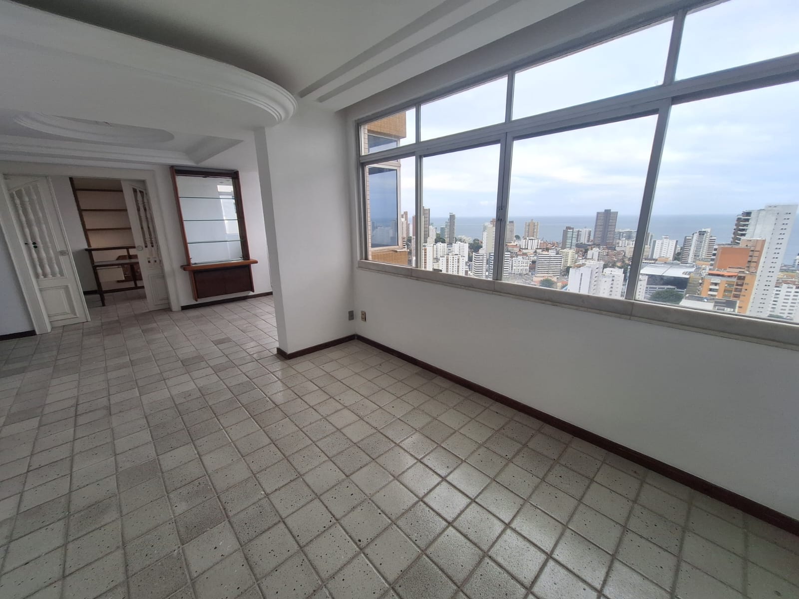 APARTAMENTO NASCENTE VISTA MAR 3 QUARTOS SU&Iacute;TE CLOSET VARANDA GARAGEM &Agrave; VENDA NA GRA&Ccedil;A! Avenida Princesa Leopoldina Salvador - 