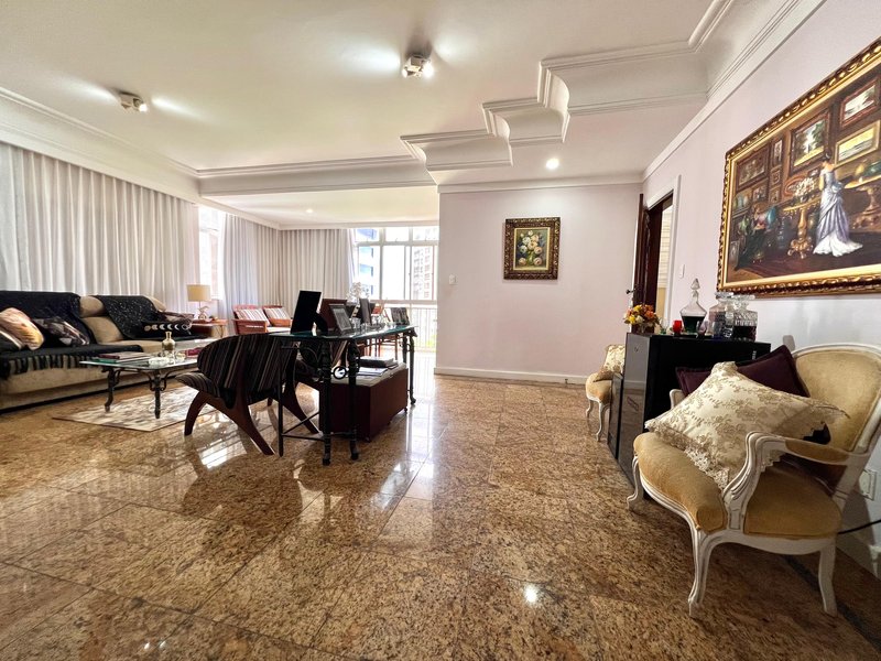 APARTAMENTO 3 QUARTOS 2 SUÍTES VARANDA VISTA LIVRE 2 GARAGENS À VENDA NA GRAÇA! Rua Humberto de Campos Salvador - 