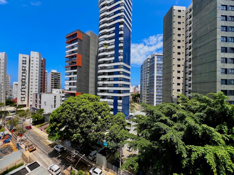 APARTAMENTO 3 QUARTOS 2 SUÍTES VARANDA VISTA LIVRE 2 GARAGENS À VENDA NA GRAÇA! Rua Humberto de Campos Salvador - 