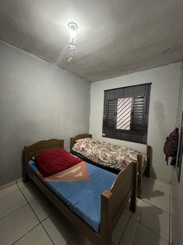 CASA SOBREPOSTA ESTANCIA LAGO AZUL Rua Oroxo Franco da Rocha - 