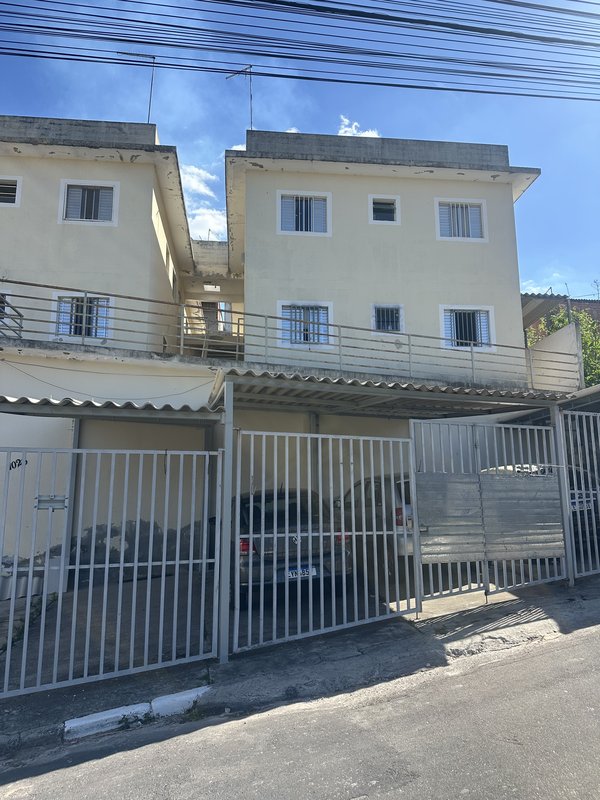 CASA SOBREPOSTA ESTANCIA LAGO AZUL Rua Oroxo Franco da Rocha - 