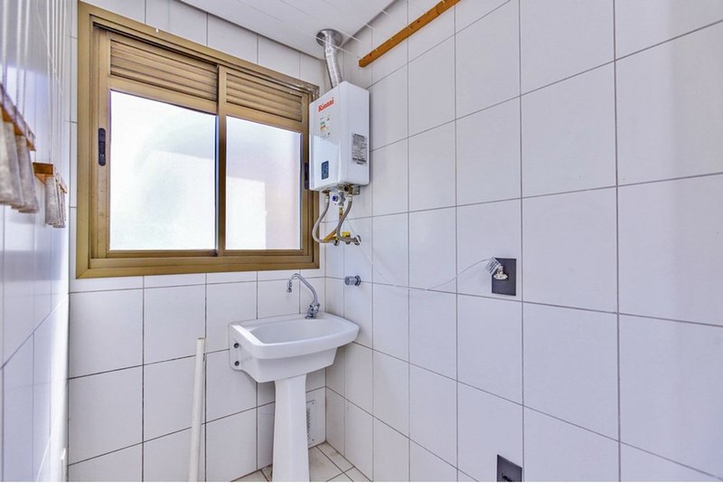 R$ 940.000 - APARTAMENTO - 101M2 - MOBILIADO - 2 DORM - SU&Iacute;TE - 2 VAGAS Rua Barão de Ubá Porto Alegre - 