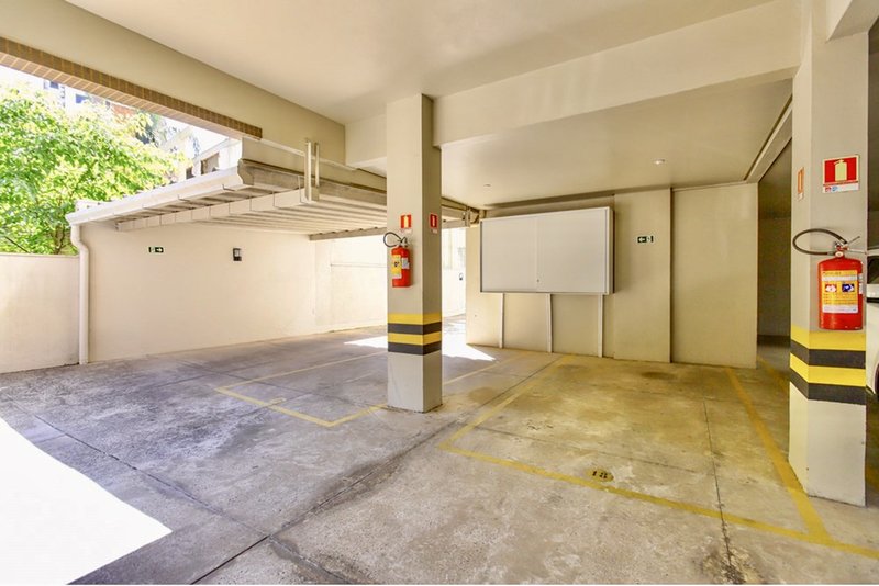 R$ 940.000 - APARTAMENTO - 101M2 - MOBILIADO - 2 DORM - SU&Iacute;TE - 2 VAGAS Rua Barão de Ubá Porto Alegre - 