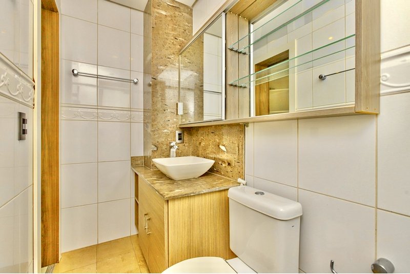 R$ 940.000 - APARTAMENTO - 101M2 - MOBILIADO - 2 DORM - SU&Iacute;TE - 2 VAGAS Rua Barão de Ubá Porto Alegre - 