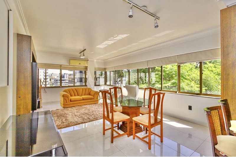 R$ 940.000 - APARTAMENTO - 101M2 - MOBILIADO - 2 DORM - SU&Iacute;TE - 2 VAGAS Rua Barão de Ubá Porto Alegre - 