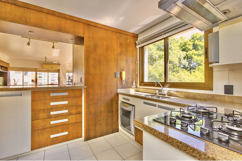 R$ 940.000 - APARTAMENTO - 101M2 - MOBILIADO - 2 DORM - SU&Iacute;TE - 2 VAGAS Rua Barão de Ubá Porto Alegre - 