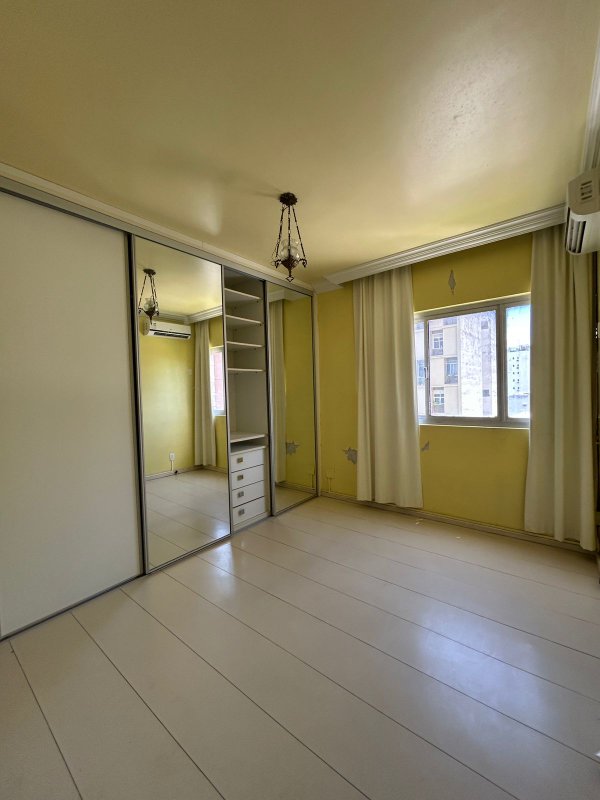 APARTAMENTO NASCENTE 3 QUARTOS SUÍTE DEPENDÊNCIA COMPLETA 2 GARAGENS À VENDA NA GRAÇA! Avenida Euclydes da Cunha Salvador - 