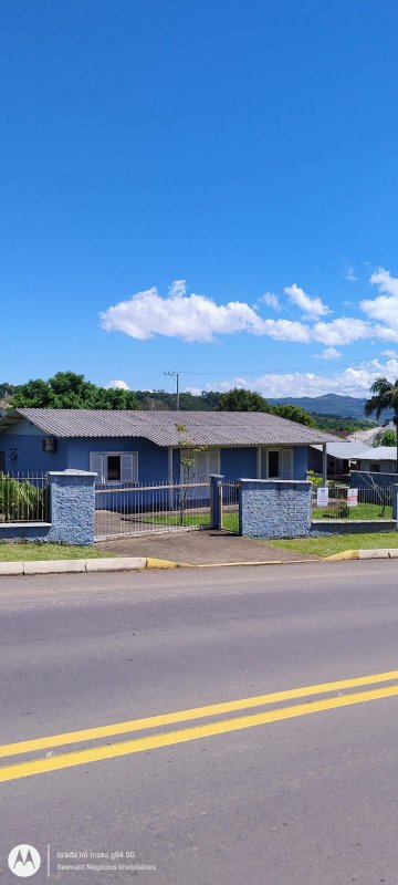 ✔️ Linda casa de esquina em Presidente Lucena  Presidente Lucena - 