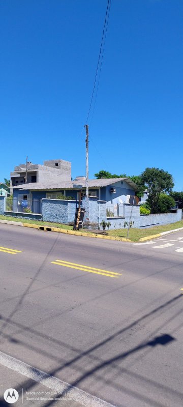 ✔️ Linda casa de esquina em Presidente Lucena  Presidente Lucena - 