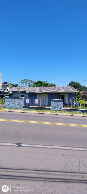 ✔️ Linda casa de esquina em Presidente Lucena  Presidente Lucena - 