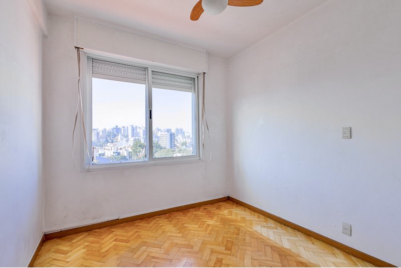 R$ 530.000 - BELO APARTAMENTO - 98M2 - 3 DORM - VISTA - 1 VAGA Avenida Protásio Alves Porto Alegre - 