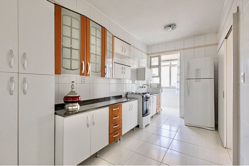 R$ 530.000 - BELO APARTAMENTO - 98M2 - 3 DORM - VISTA - 1 VAGA Avenida Protásio Alves Porto Alegre - 