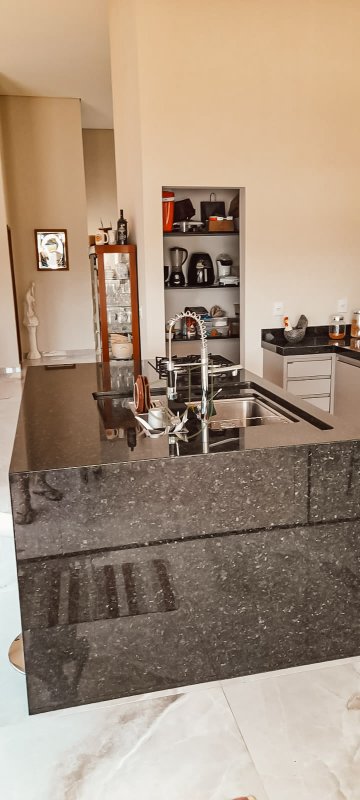 Casa Térrea com 4 Suítes no Condomínio Residencial Mônaco Rua Joaquim Vieira Alves São José dos Campos - 