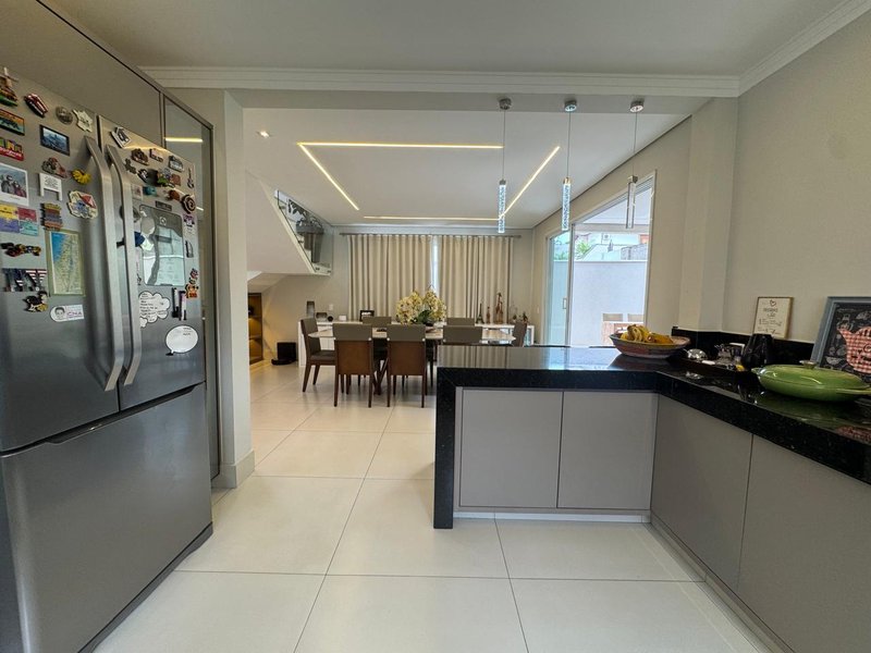 Casa Exclusiva à Venda no Swiss Park – Luxo e Conforto para Sua Família! Rodovia Anhangüera Campinas - 