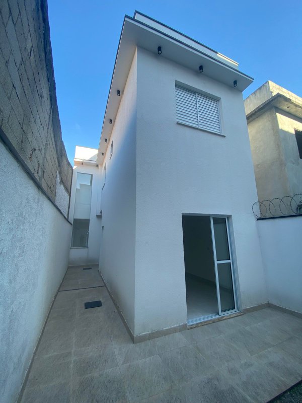 Sobrado 3 dormitórios - Vila Cintra  Mogi das Cruzes - 