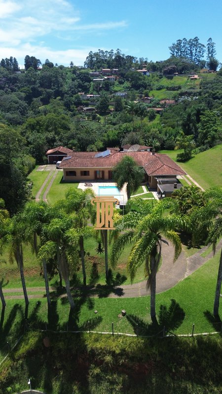 Chácara com 10.000m² em condomínio de São José dos Campos - SP  São José dos Campos - 