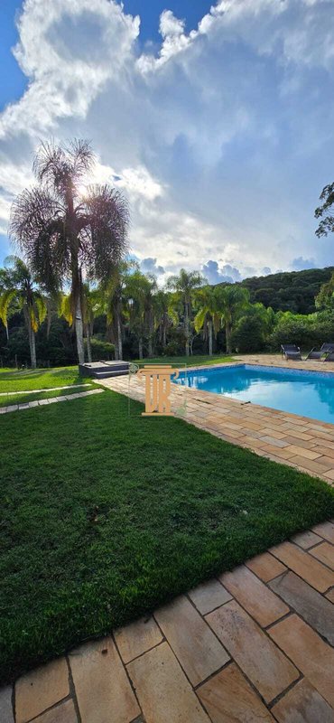 Chácara com 10.000m² em condomínio de São José dos Campos - SP  São José dos Campos - 