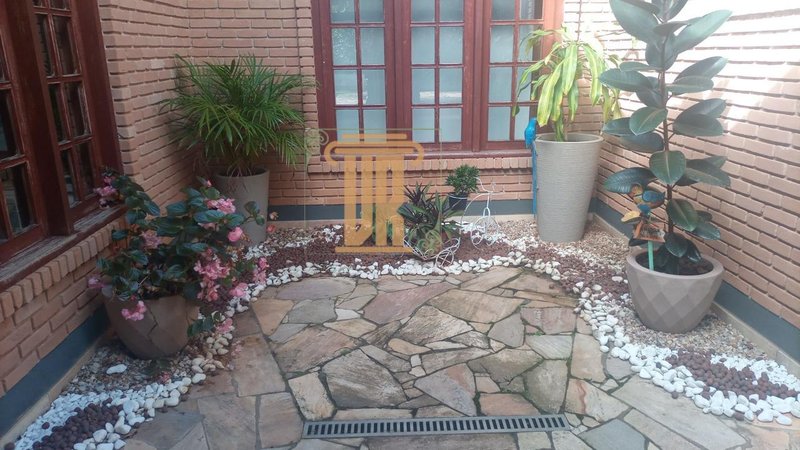 Chácara com 10.000m² em condomínio de São José dos Campos - SP  São José dos Campos - 