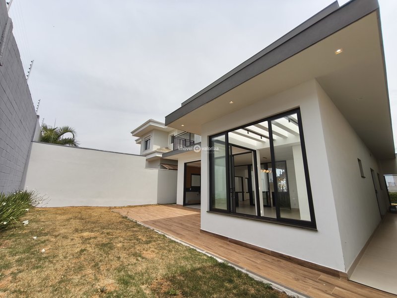 Casa com 4 suítes, banheira e área gourmet no Terras Altas  Avaré - 