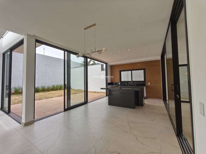 Casa com 4 suítes, banheira e área gourmet no Terras Altas  Avaré - 