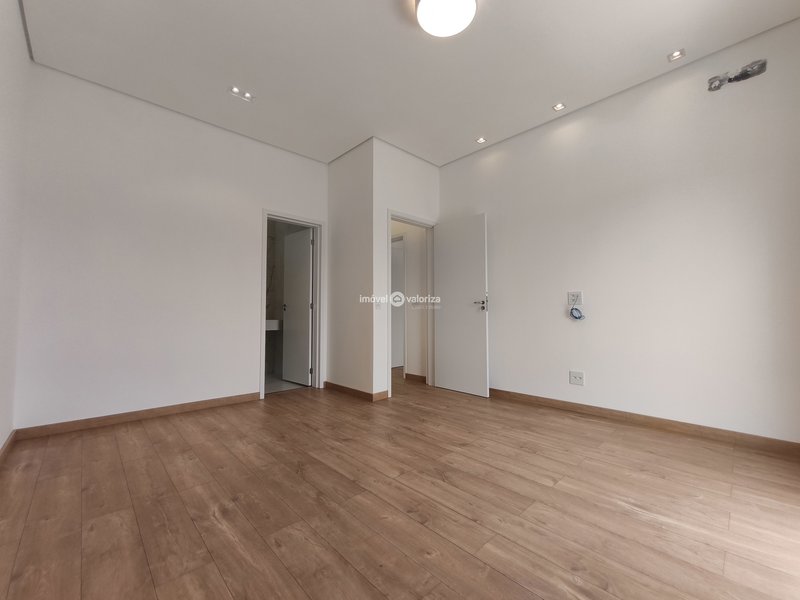 Casa com 4 suítes, banheira e área gourmet no Terras Altas  Avaré - 