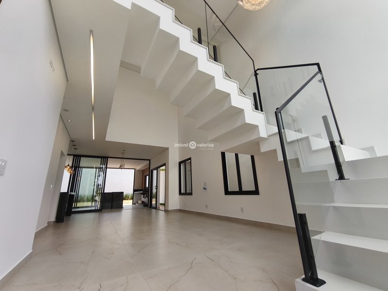 Casa com 4 suítes, banheira e área gourmet no Terras Altas  Avaré - 