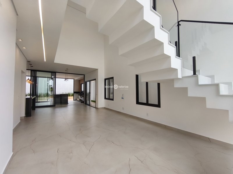 Casa com 4 suítes, banheira e área gourmet no Terras Altas  Avaré - 