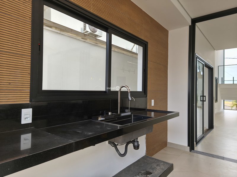 Casa com 4 suítes, banheira e área gourmet no Terras Altas  Avaré - 