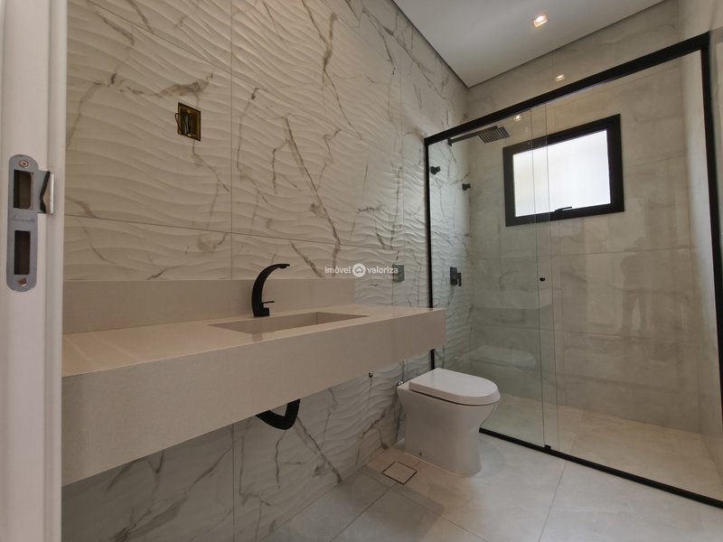 Casa com 4 suítes, banheira e área gourmet no Terras Altas  Avaré - 