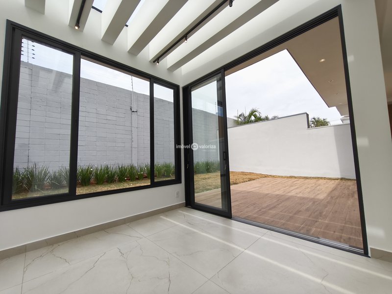 Casa com 4 suítes, banheira e área gourmet no Terras Altas  Avaré - 