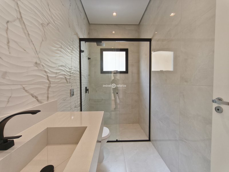 Casa com 4 suítes, banheira e área gourmet no Terras Altas  Avaré - 