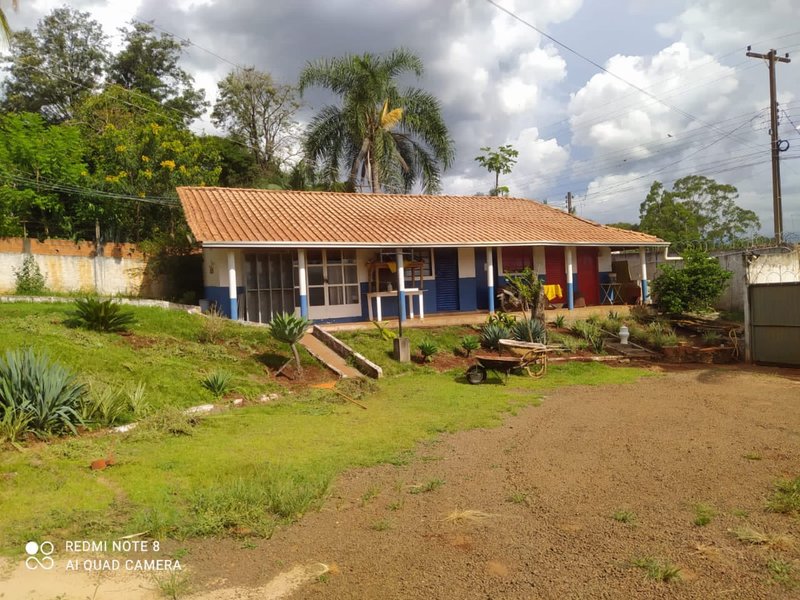 Chácara com 2 casa em alvenaria no bairro Chácara Santa Maria na cidade de Cambé no Paraná  Cambé - 