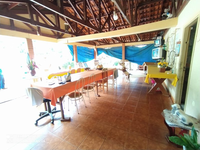 Chácara com 2 casa em alvenaria no bairro Chácara Santa Maria na cidade de Cambé no Paraná  Cambé - 