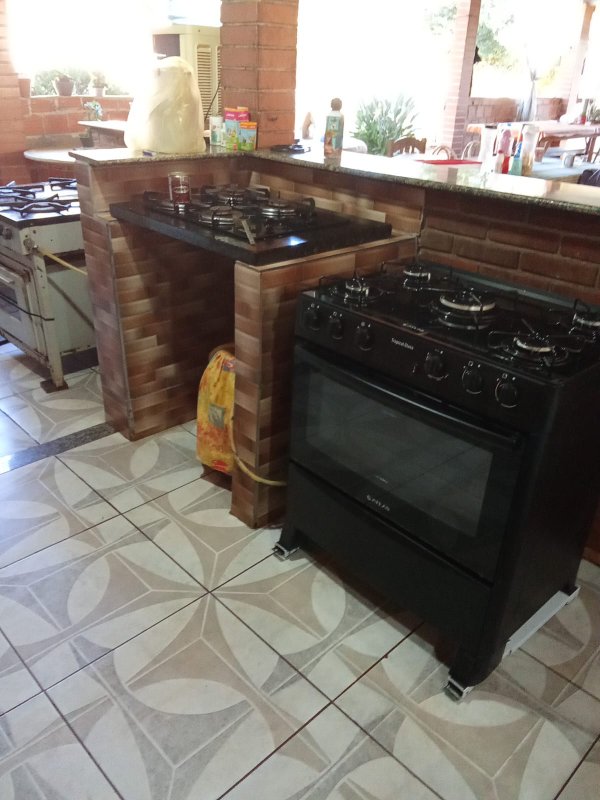 Chácara com 2 casa em alvenaria no bairro Chácara Santa Maria na cidade de Cambé no Paraná  Cambé - 