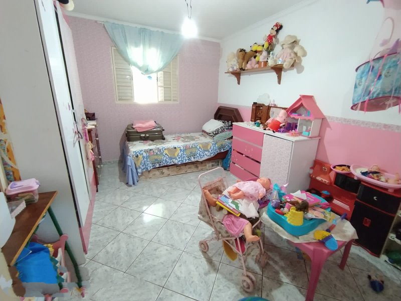 Chácara com 2 casa em alvenaria no bairro Chácara Santa Maria na cidade de Cambé no Paraná  Cambé - 