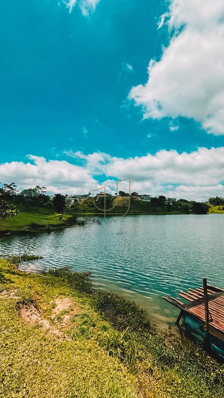 Terreno de 1006 m² no Condomínio Lago Dourado Estrada do Tanquinho Jacareí - 