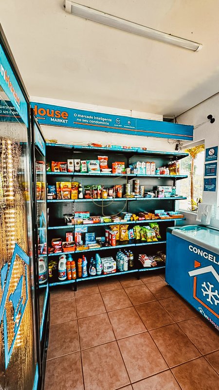 Terreno de 1006 m² no Condomínio Lago Dourado Estrada do Tanquinho Jacareí - 