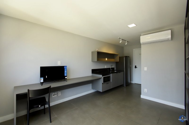 R$ 569.000 - GO 24 - &Oacute;TIMO STUDIO - SEMIMOBILIADO - DECORADO - EQUIPADO - 24M2 Rua Vinte e Quatro de Outubro Porto Alegre - 